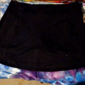 Black reebok tennis scort